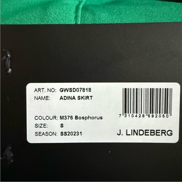 J.Lindeberg Vibrant Green Adina Golf Skirt - Picture 3 of 3